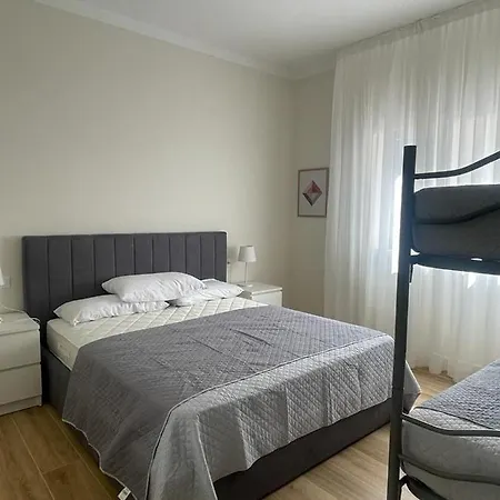 Emma -walterigato Solo Per Famiglie * לידו די ג'סולו